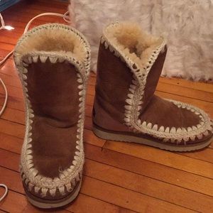 MOU Boots